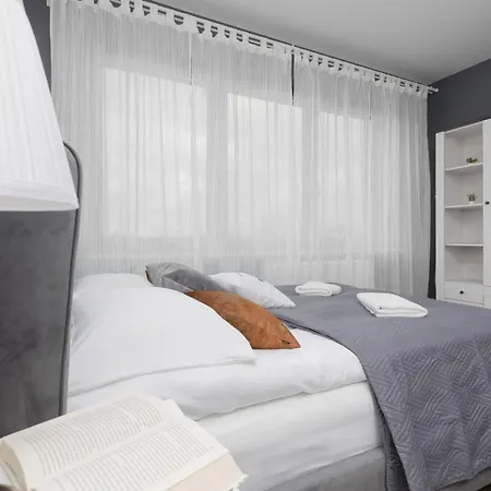 Comfy & Trendy Studio Wola By Renters Apartment Warsaw